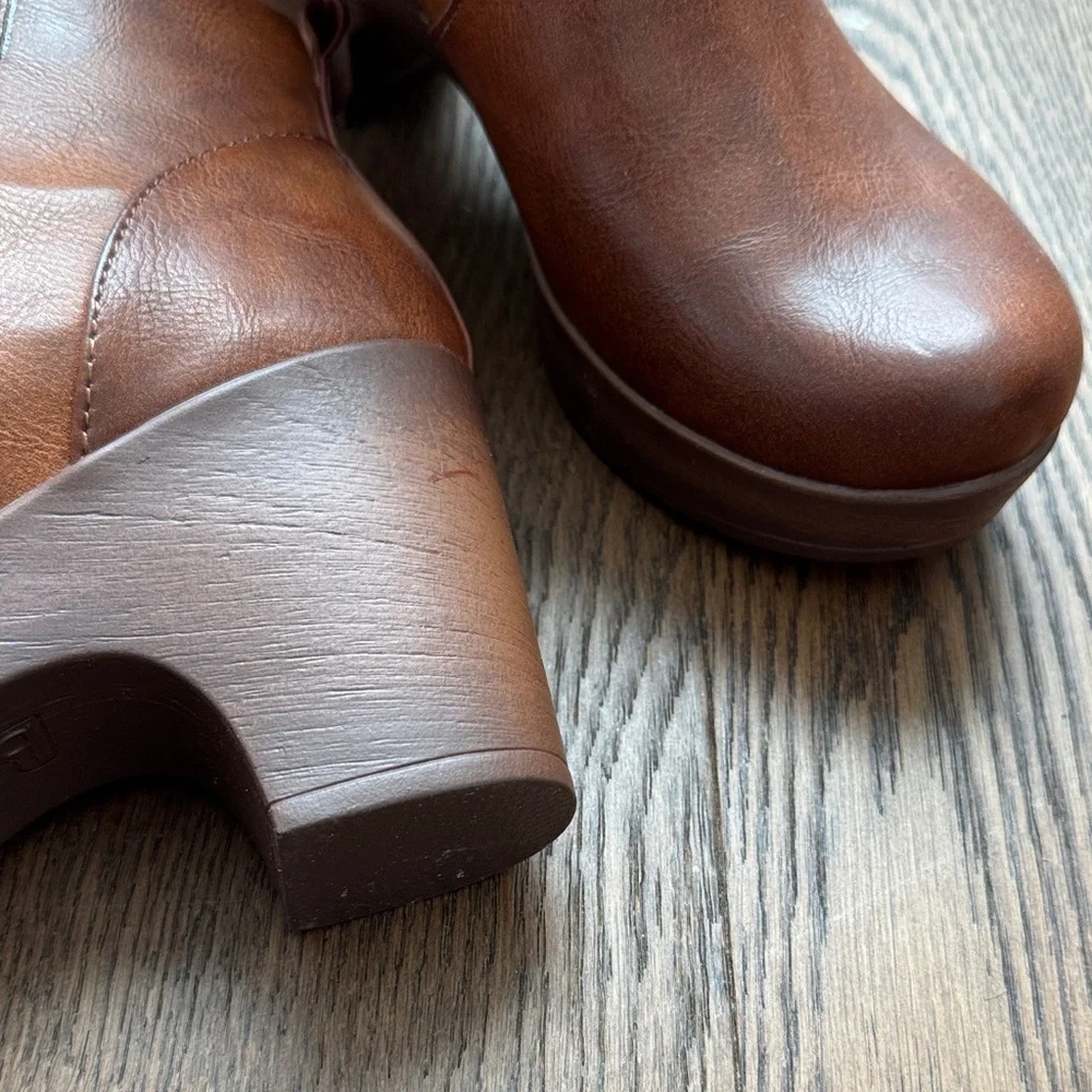 boc born Chestnut Brown Platform Ankle Boots 6 - Picture 2 of 9